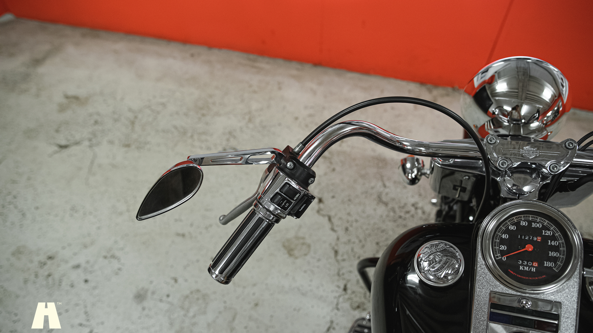 Exterior image of 1990 Harley Davidson Heritage Softail Classic Custom (37)