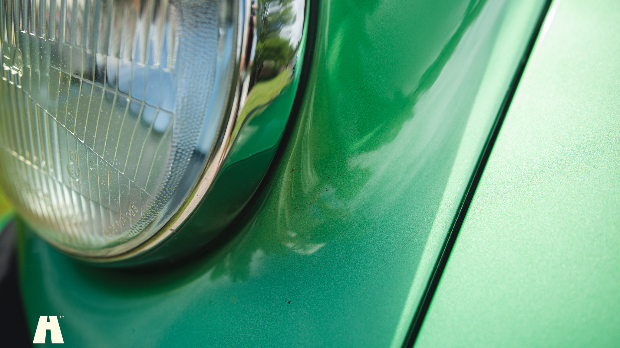 Exterior image of 1976 Porsche 911 Targa