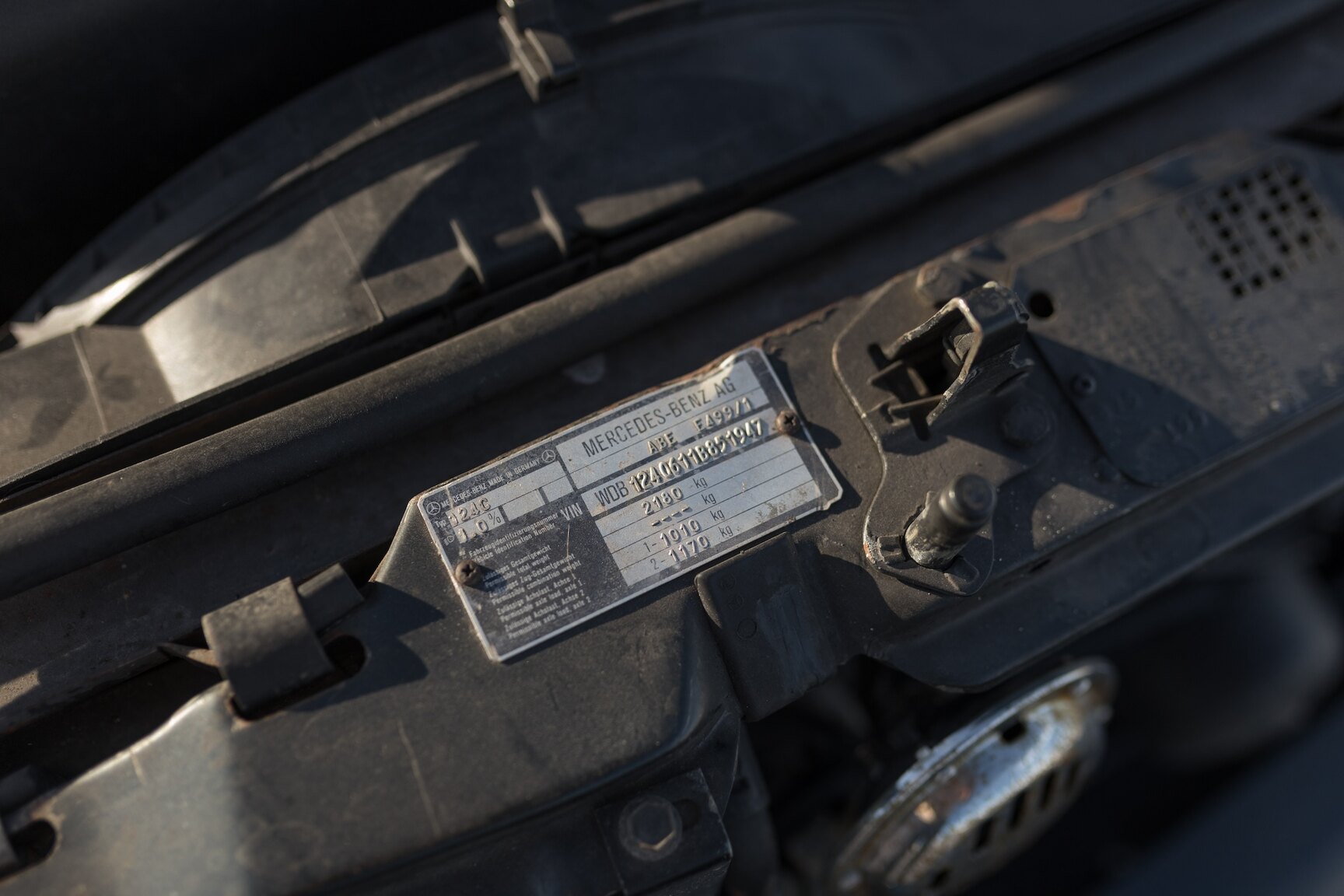 Image of 1993 Mercedes-Benz 300 CE-24 Cabriolet mechanics