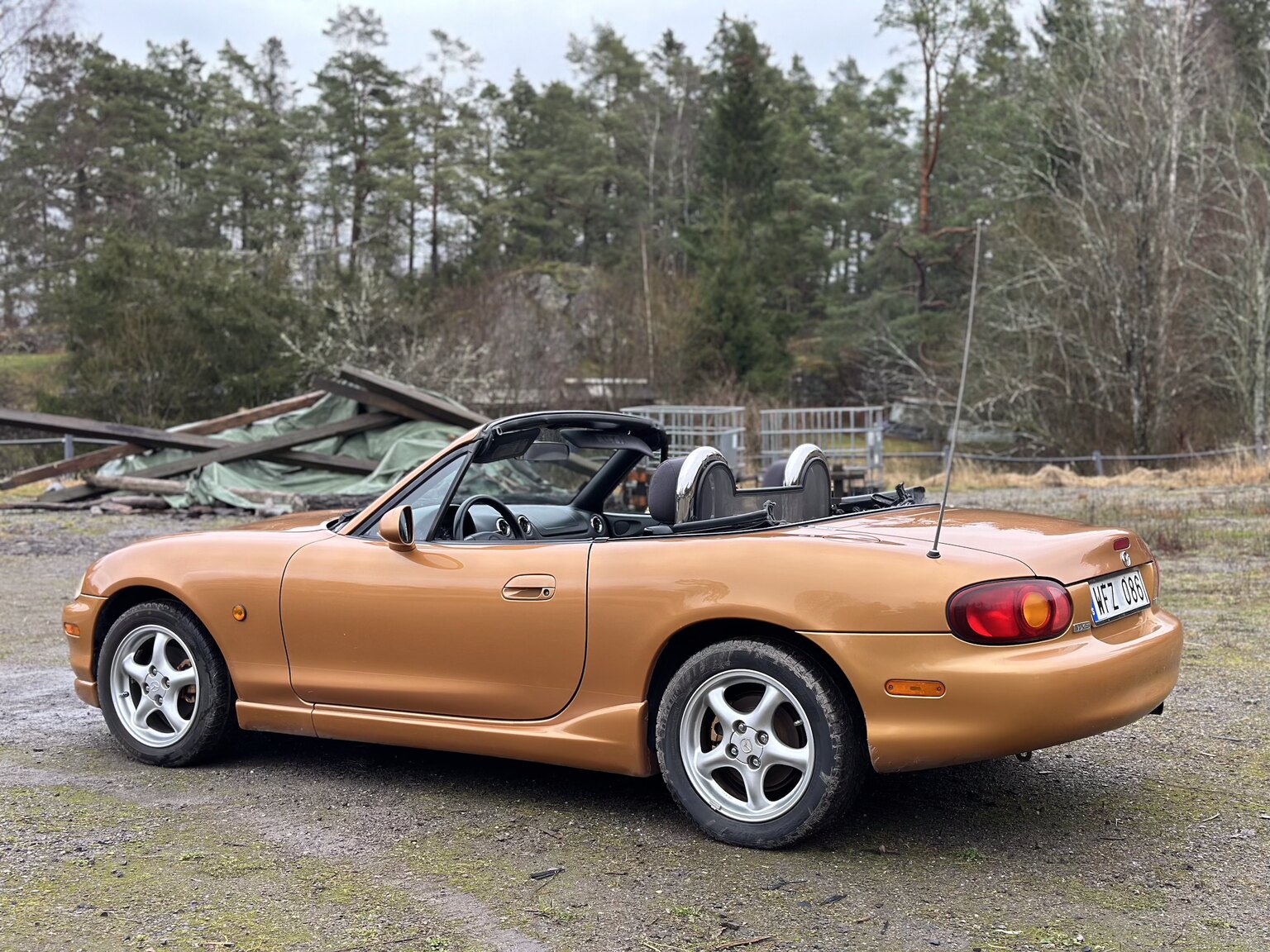 Exteriörbild på 1998 Mazda Miata MX-5 NB