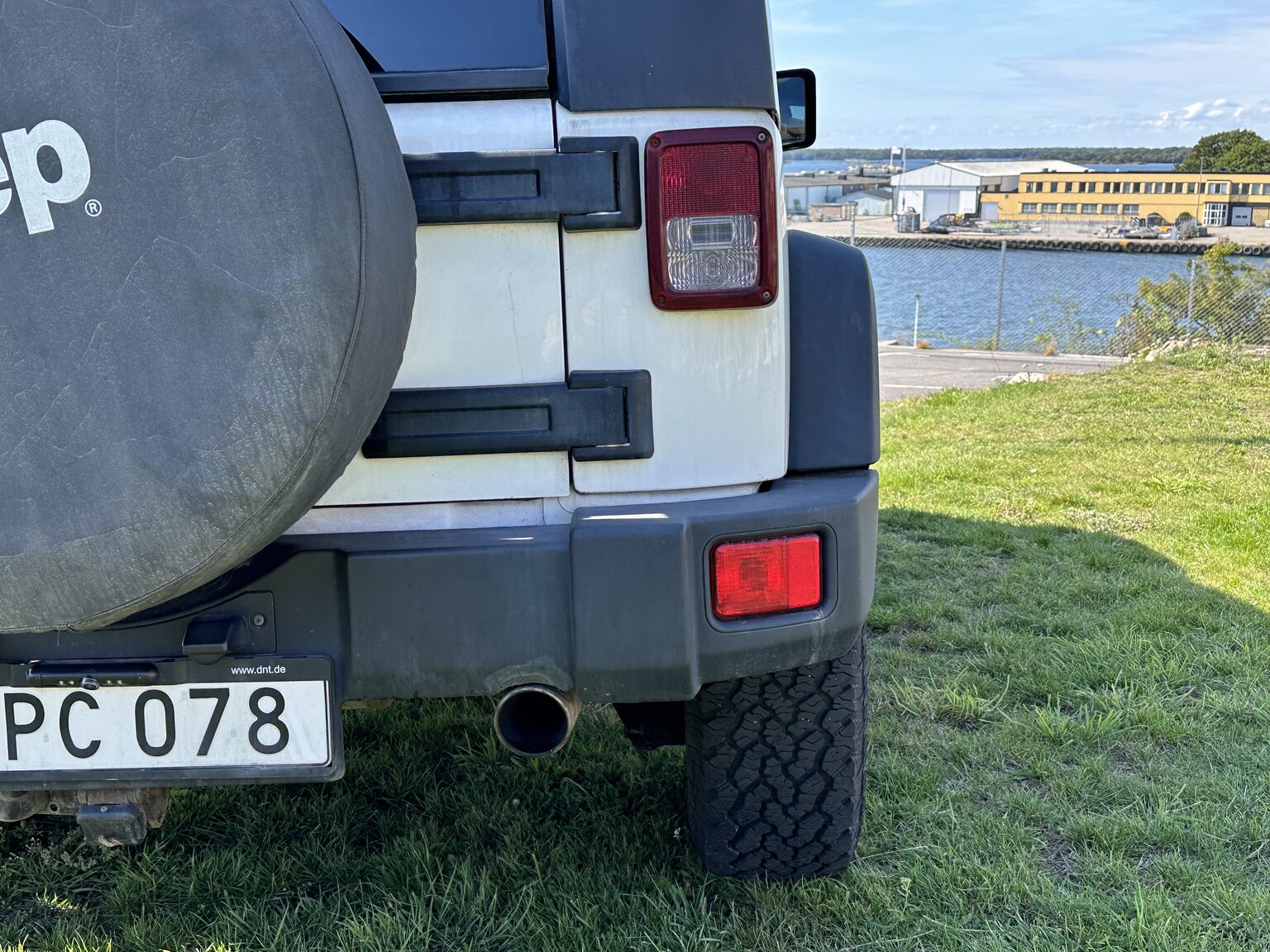 Exteriörbild på 2010 Jeep Wrangler Rubicon (12)