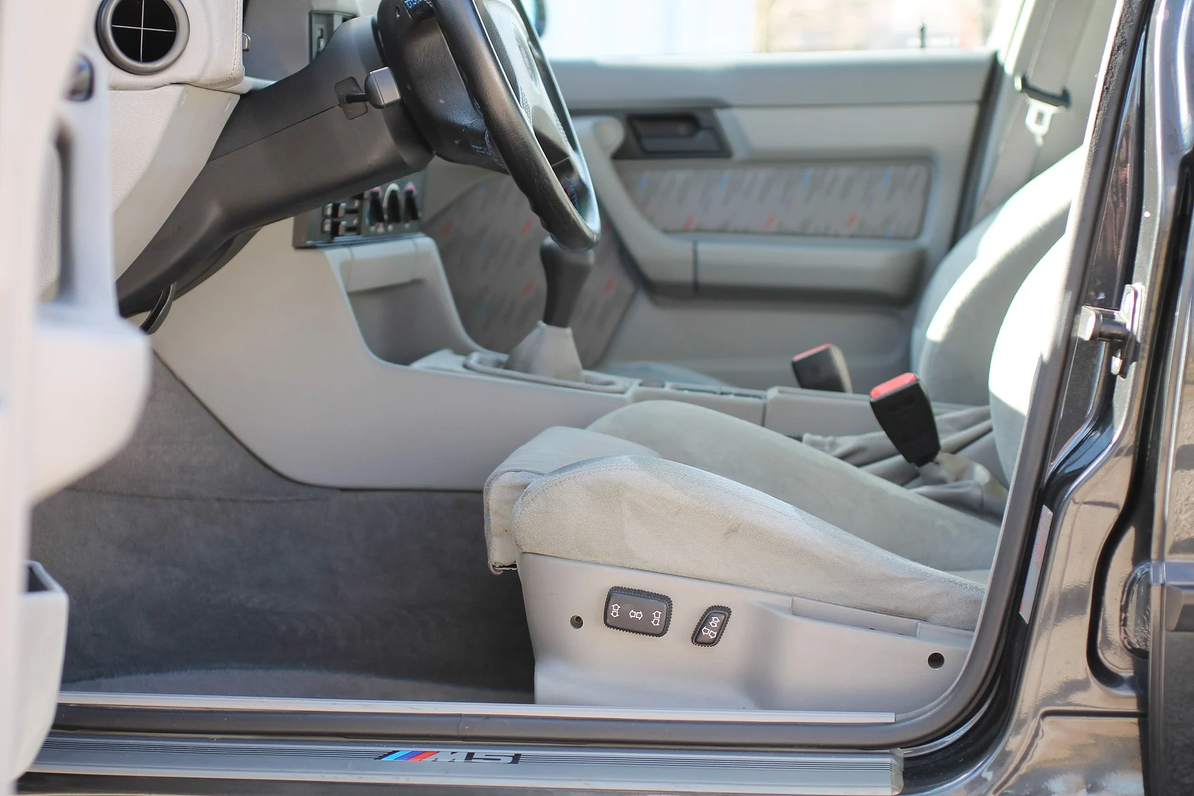 Innenraumfoto von 1993 BMW E34 M5 Touring  (4)