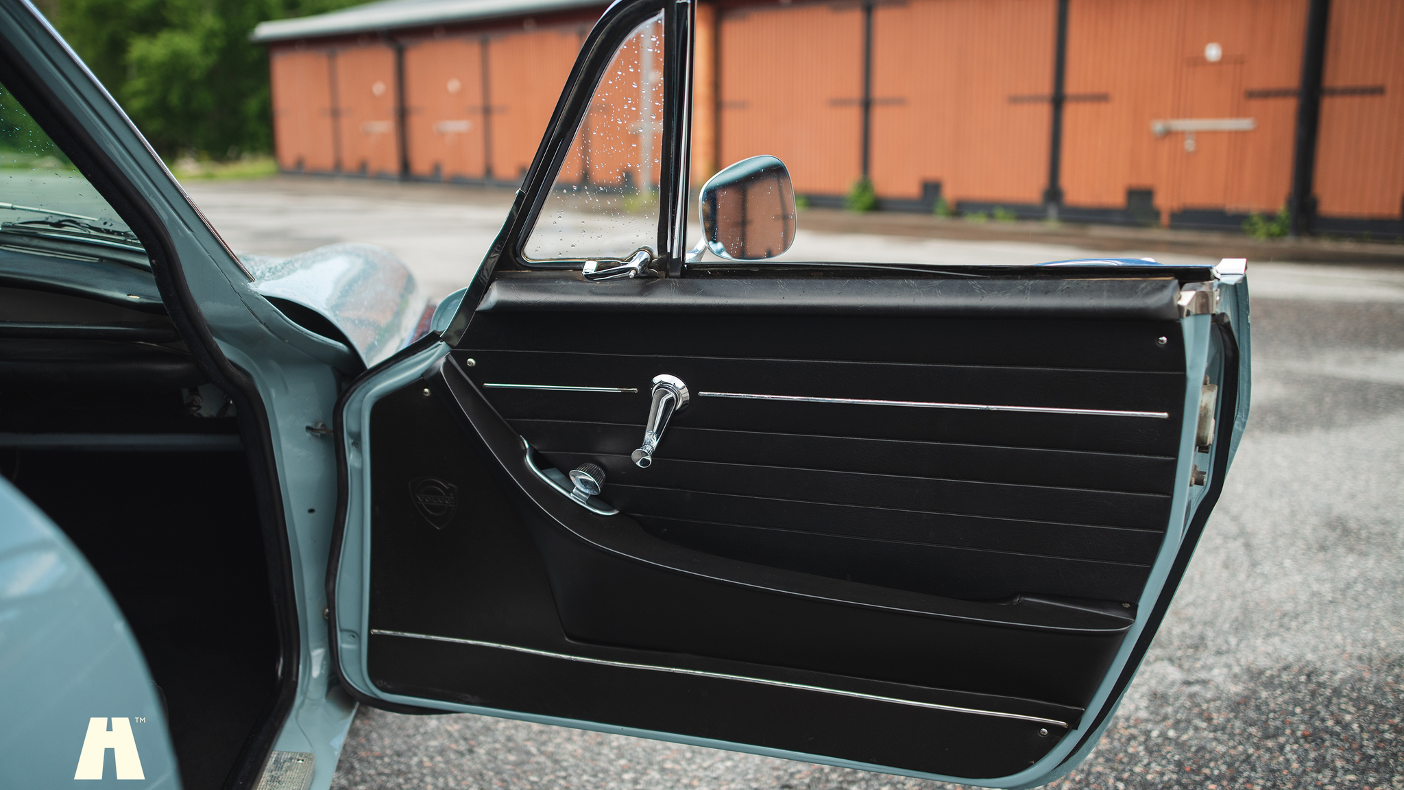 Interior image of 1966 Volvo P1800 S (11)