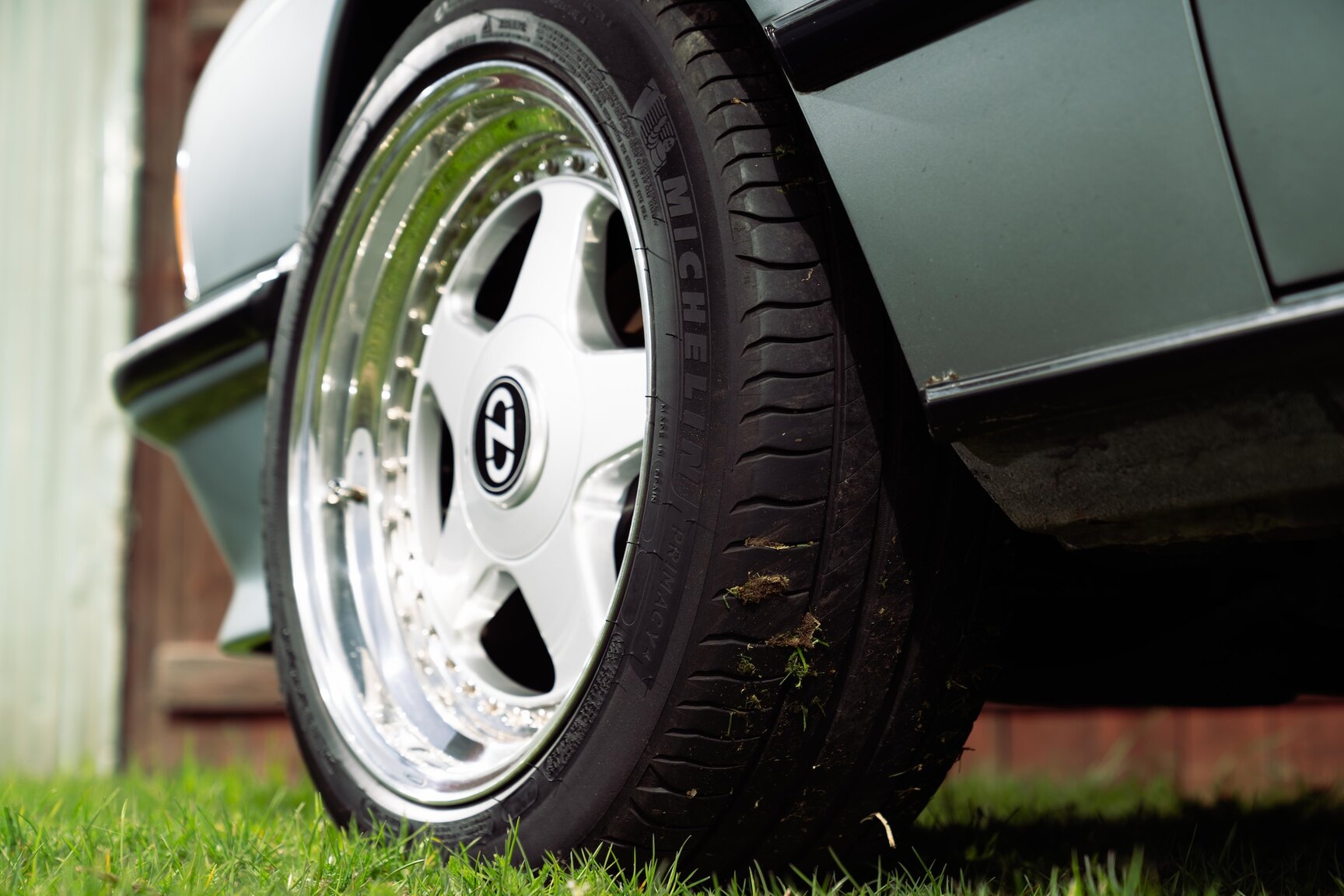 Exterior image of 1986 BMW 635 CSi (13)