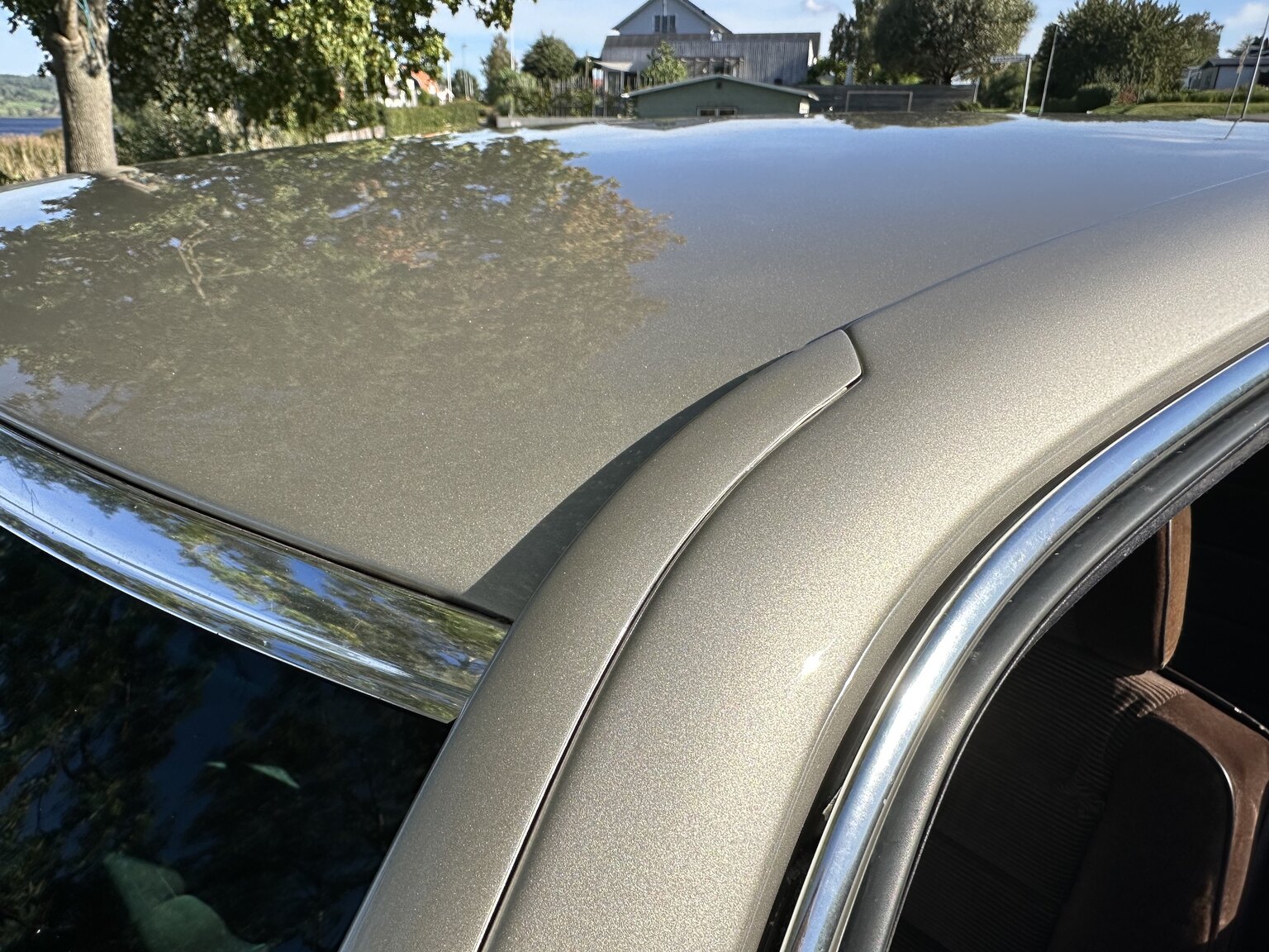 Exterior image of 1986 Mercedes-Benz 500 SEC (77)