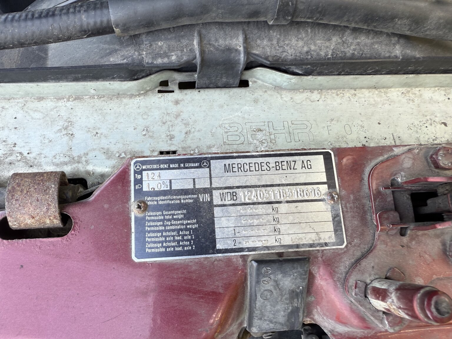 Image of 1991 Mercedes-Benz 300 E-24 mechanics