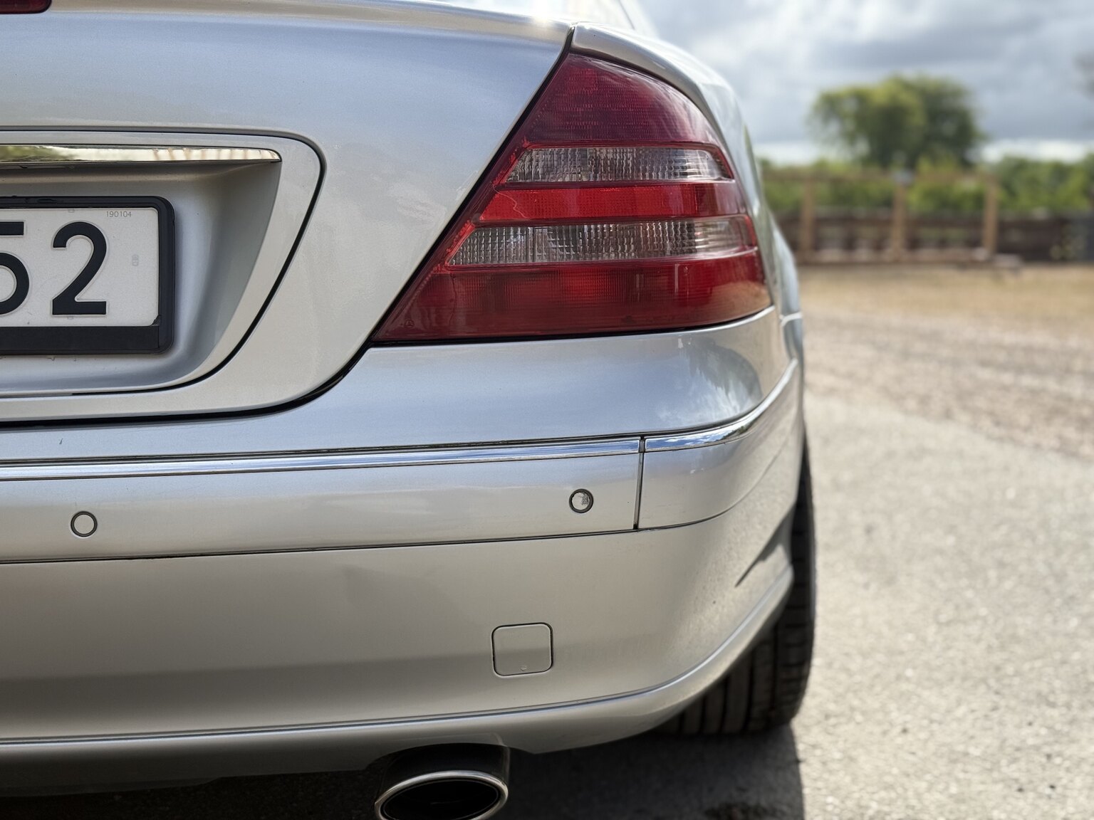 Exterior image of 2000 Mercedes-Benz CL 500