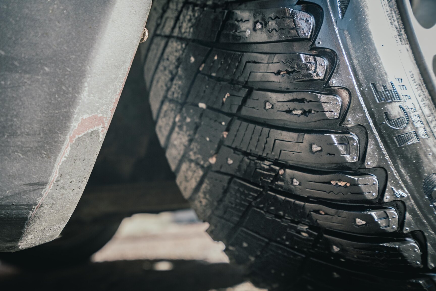 Exteriörbild på 1991 Mercedes-Benz 300E-24 (34)