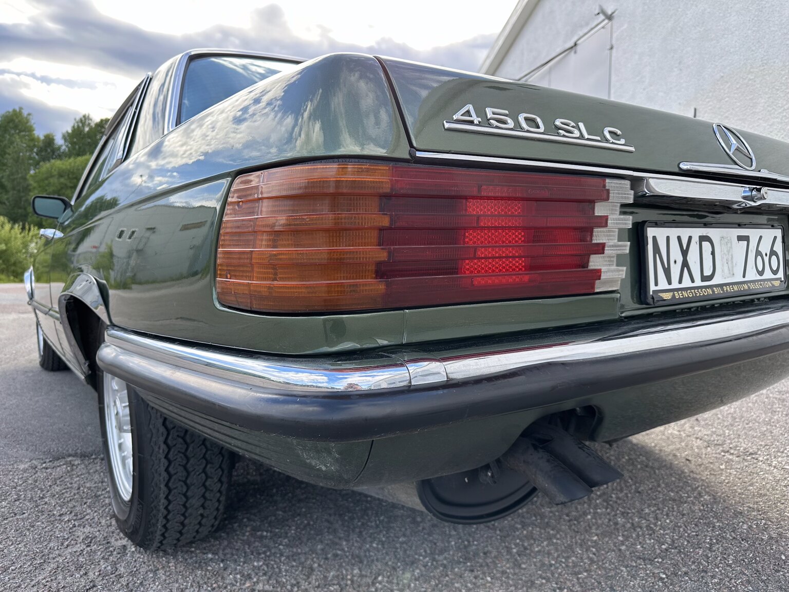 Exterior image of 1974 Mercedes Benz 450 SLC