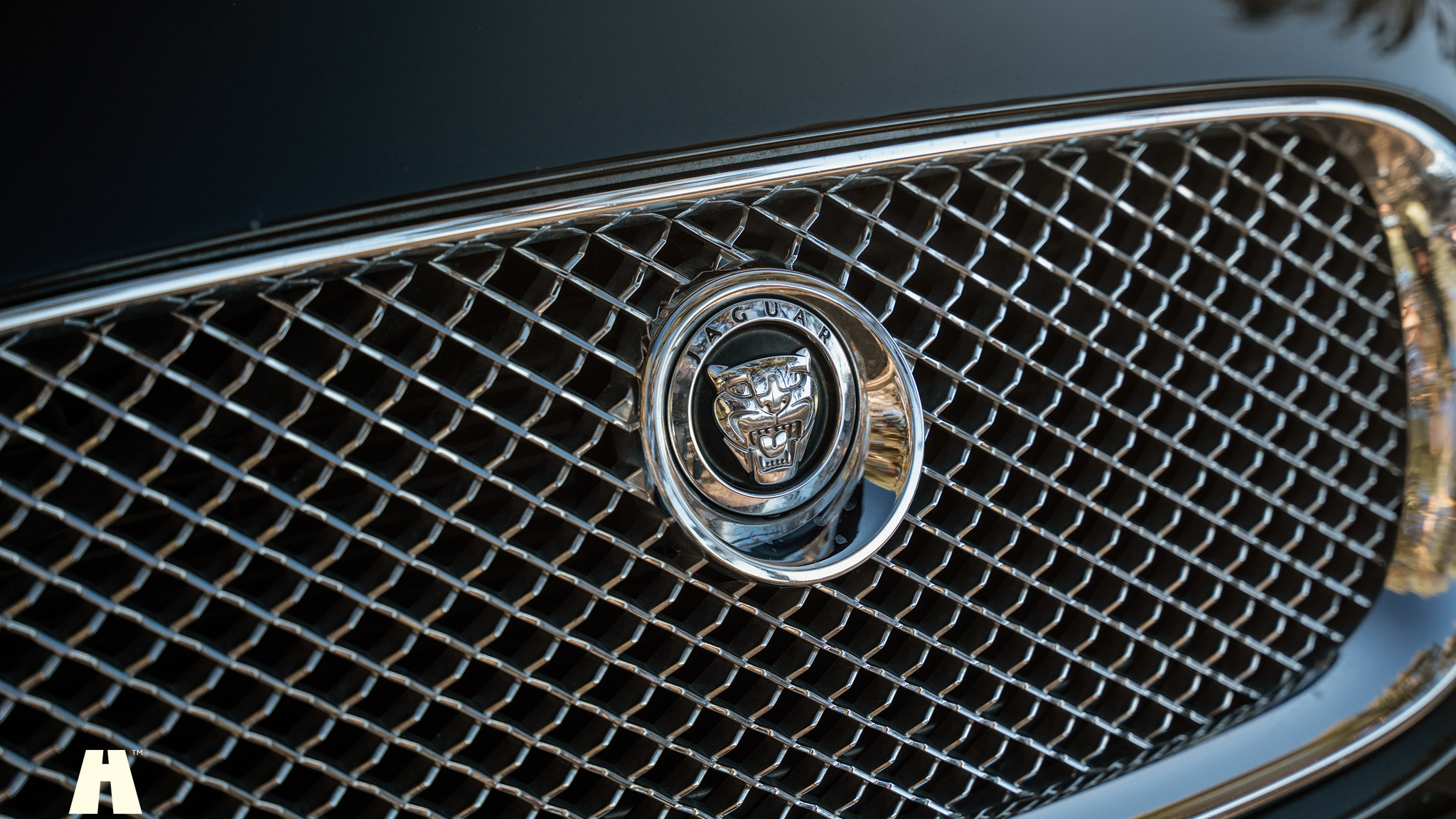 Exterior image of 2010 Jaguar XFR (23)