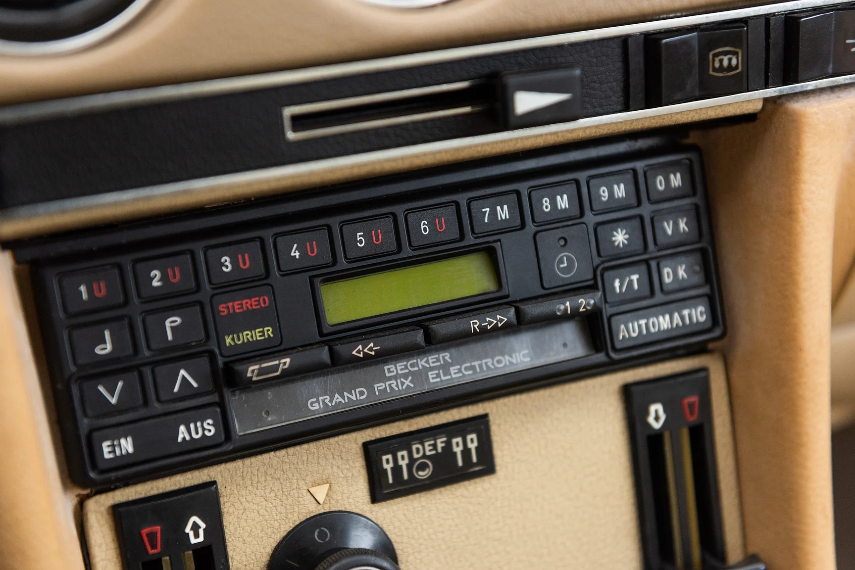 Innenraumfoto von 1975 Mercedes Benz 450 SLC (24)
