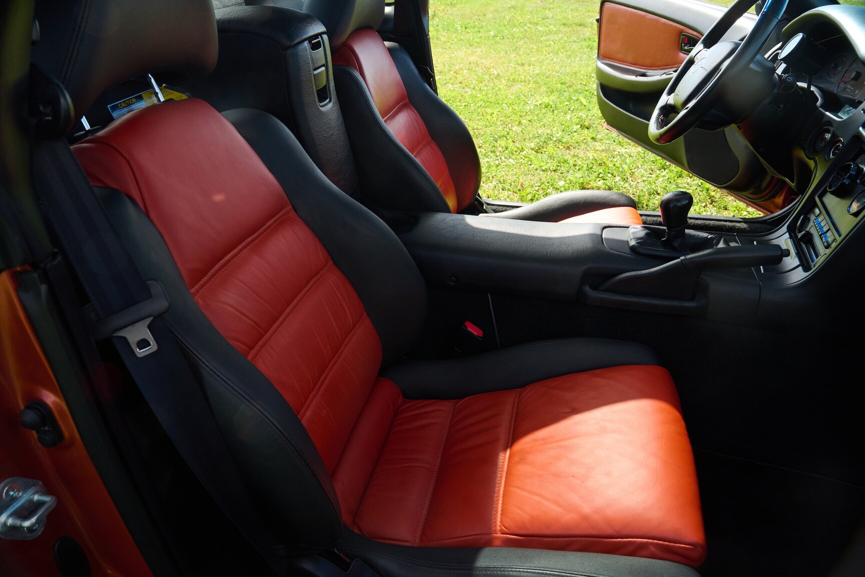 Innenraumfoto von 1999 Toyota MR2 2.0 Turbo
