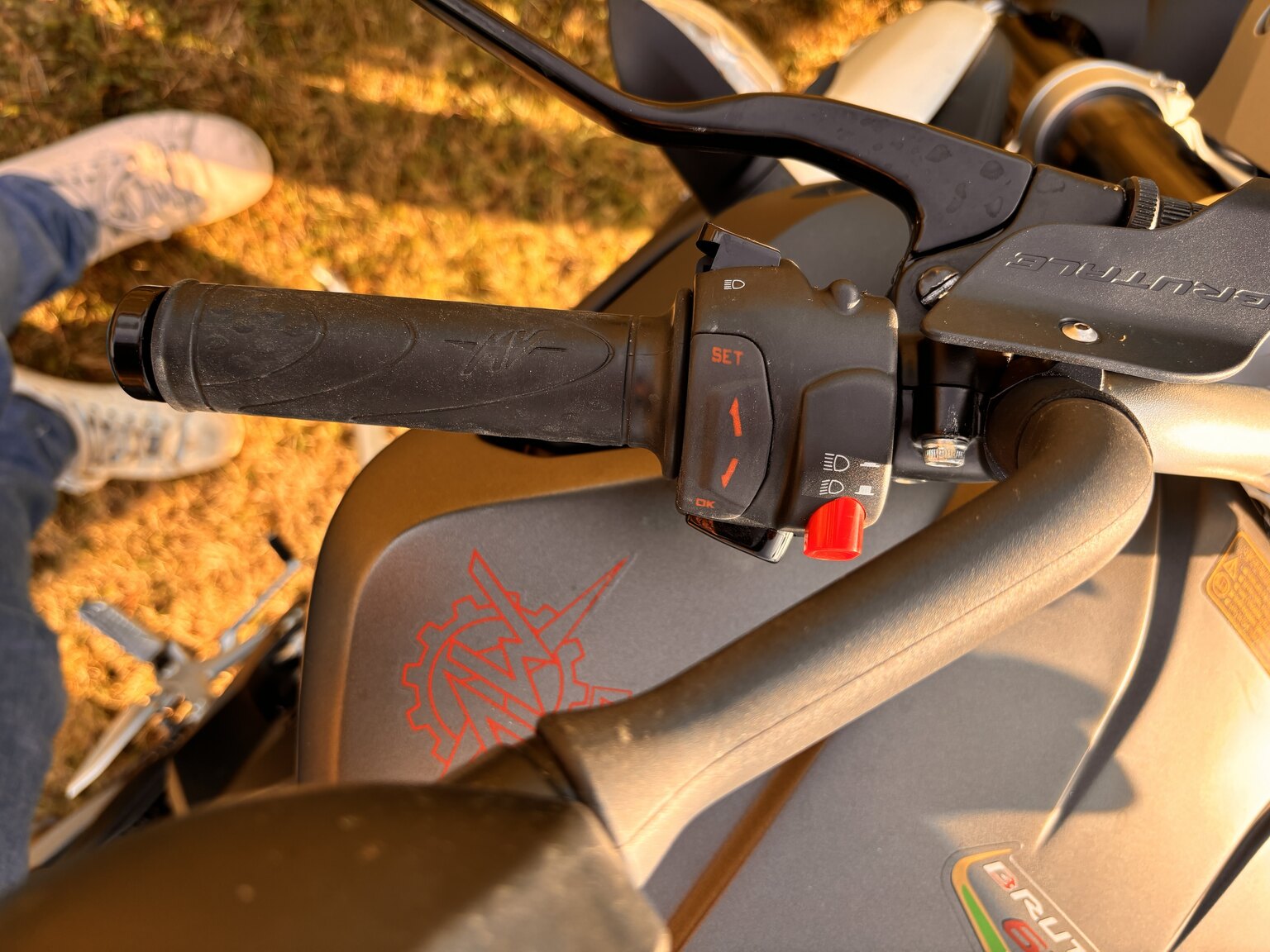 Exteriörbild på 2014 MV Agusta Brutale 675