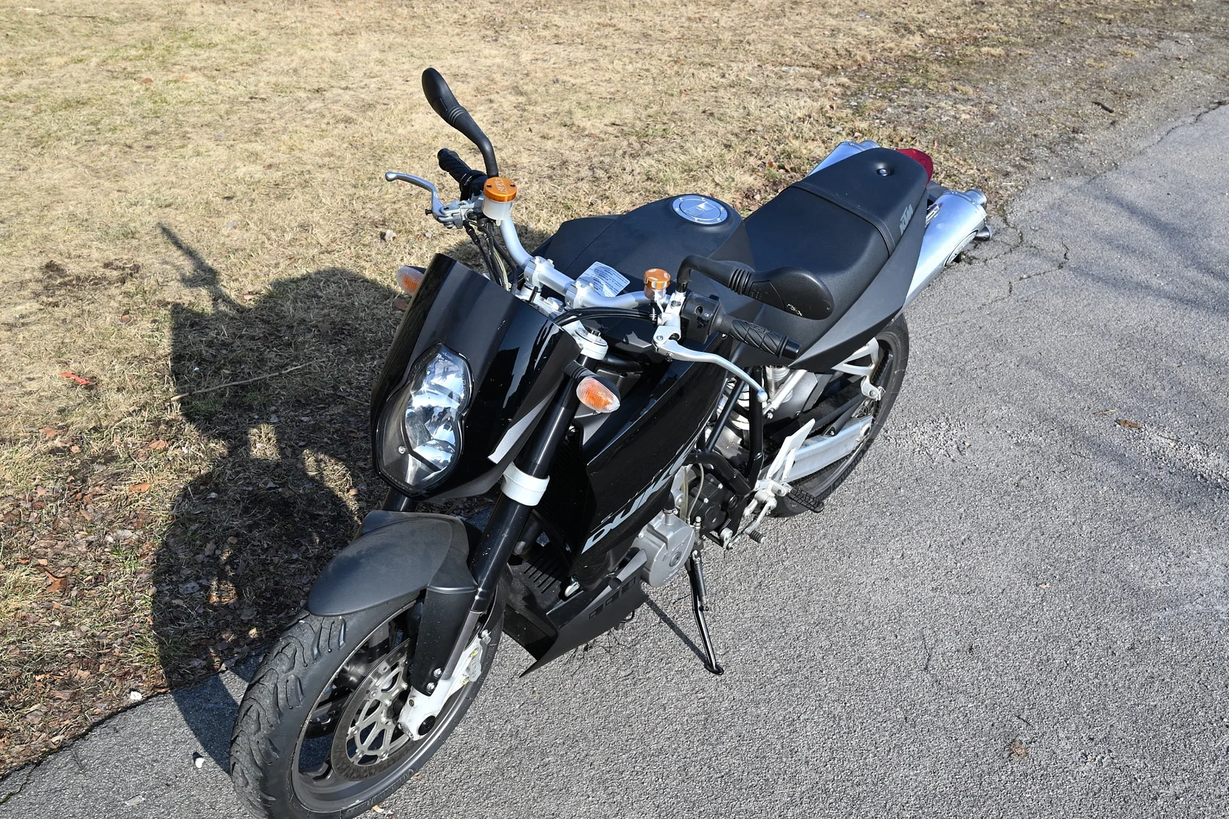 Exteriörbild på 2005 KTM 990 Super Duke (7)