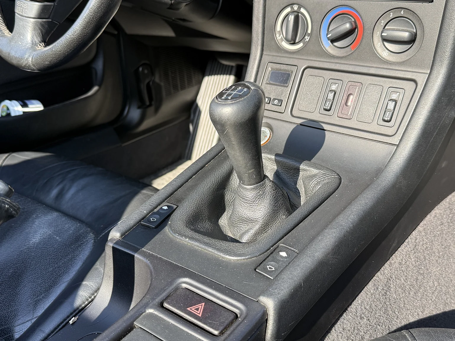 Interior image of 1996 BMW Z3 1.8 Z3 (21)