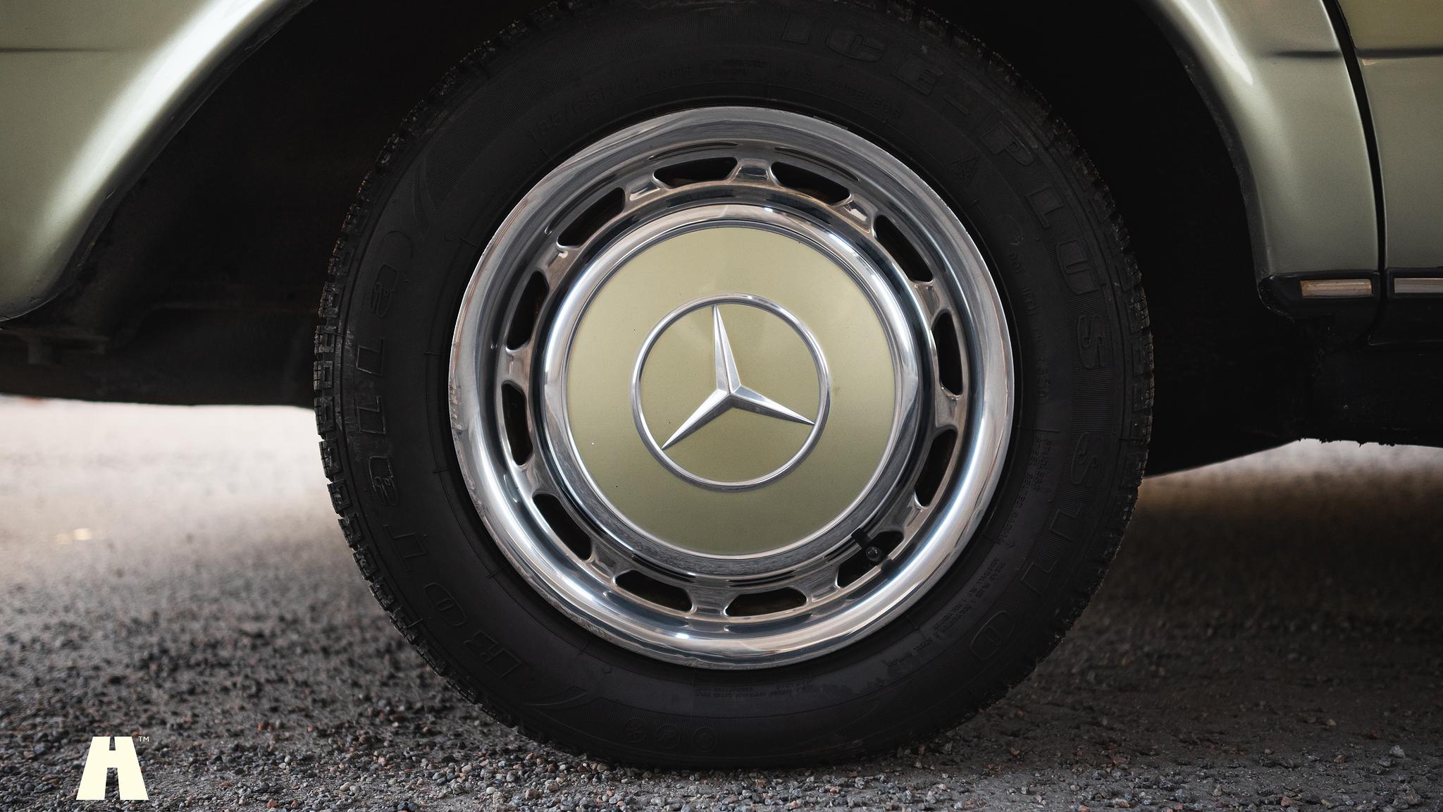 Exteriörbild på 1985 Mercedes-Benz 200 Series 3  (31)