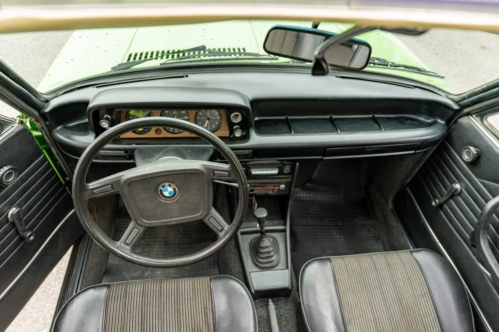 Interior image of 1975 BMW 2002