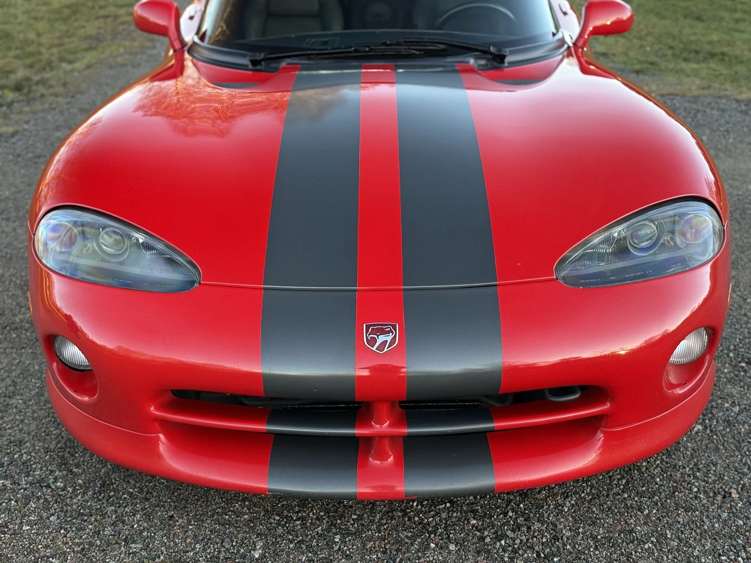 Exterior image of 1994 Chrysler Viper (29)