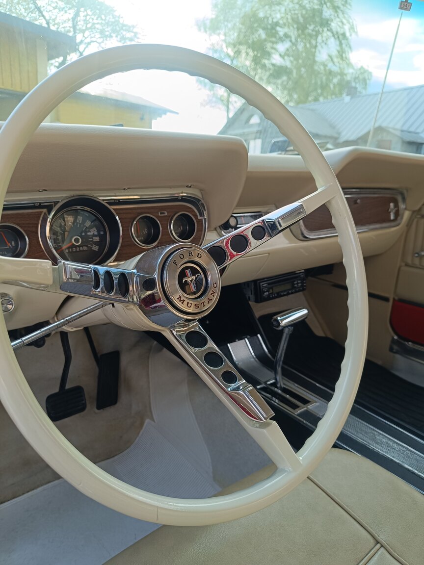Interior image of 1966 Ford Mustang Hardtop 3.3 