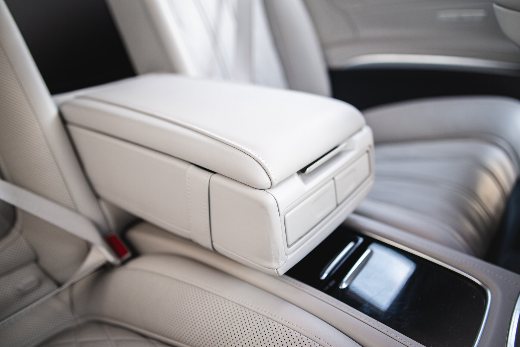 Interior image of 2016 Mercedes-Benz S63 AMG 4MATIC Coupé