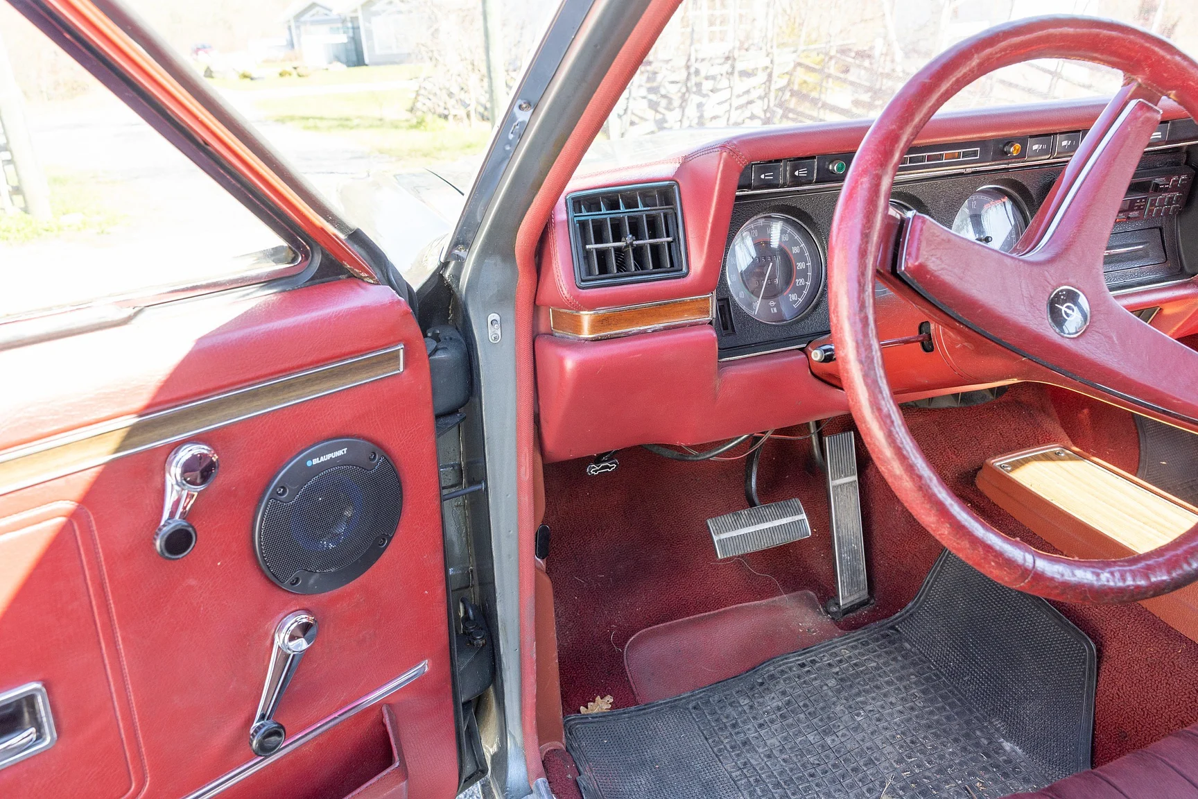 Interior image of 1970 Opel Admiral Admiral (11)