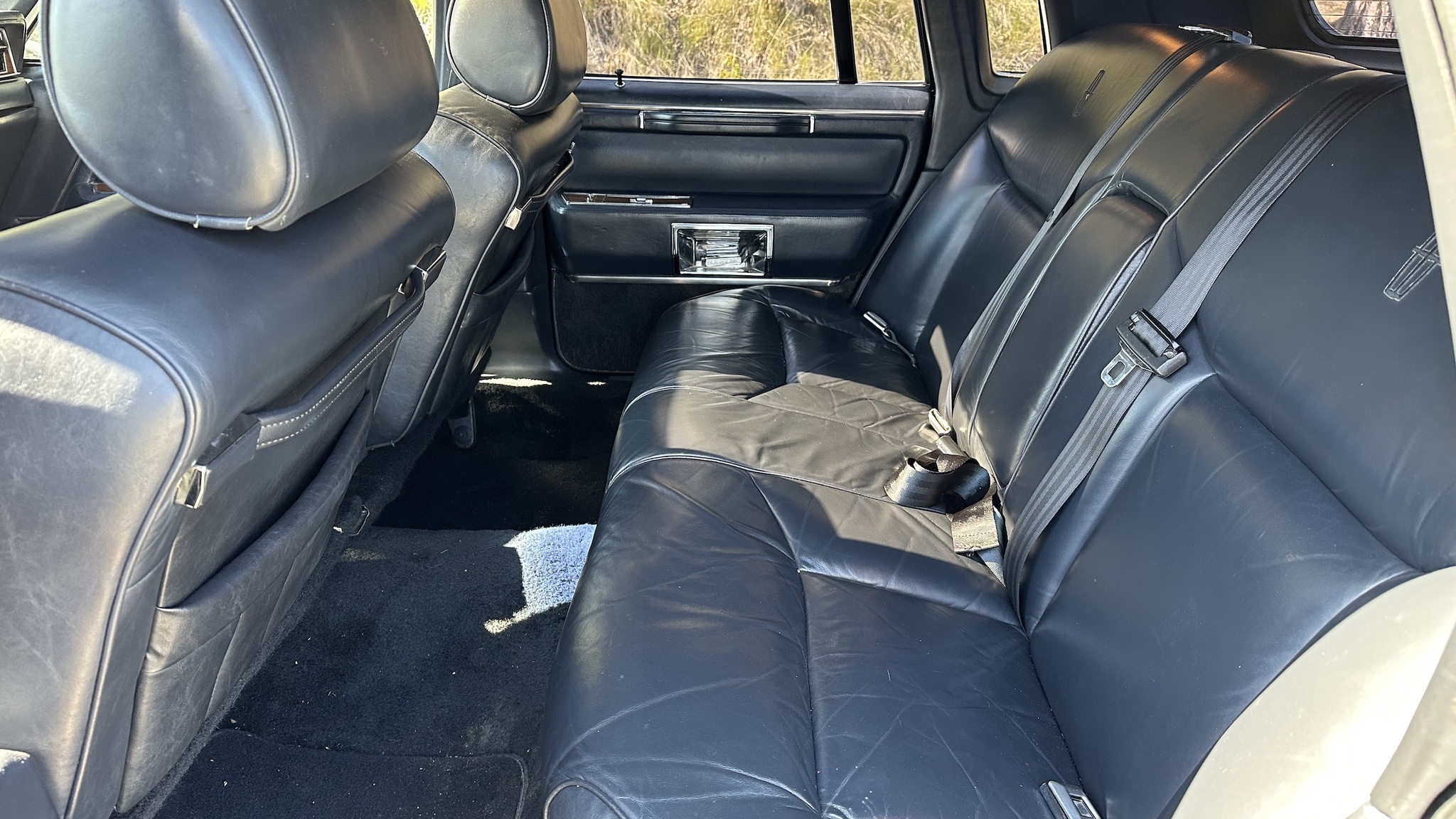 Interior image of 1988 Lincoln Town Car