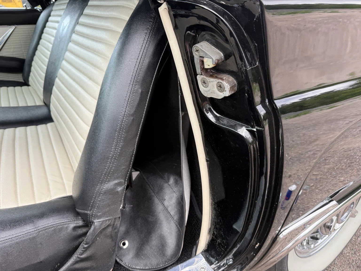 Innenraumfoto von 1957 Ford Thunderbird (7)