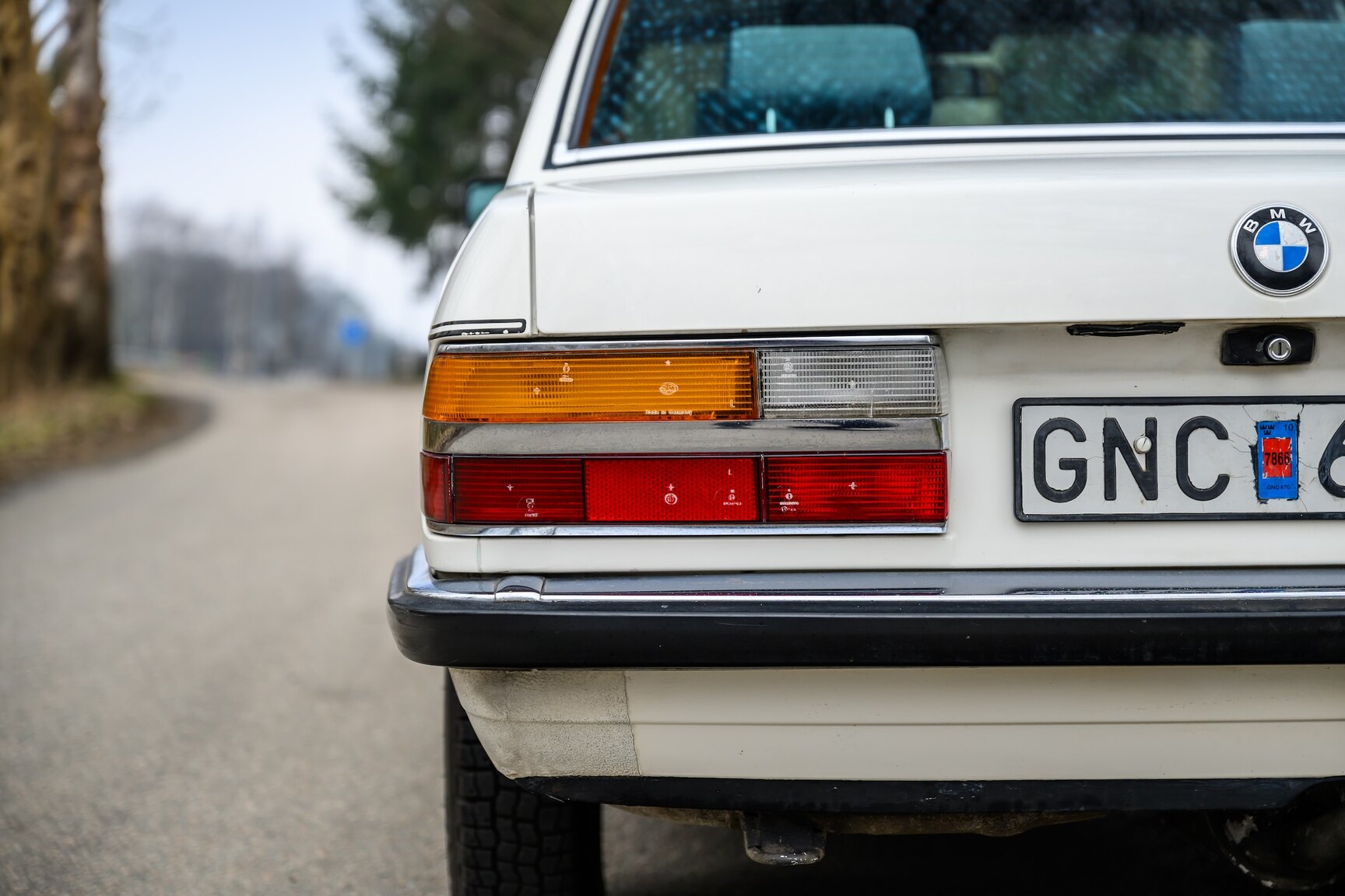 Exterior image of 1986 BMW 520i