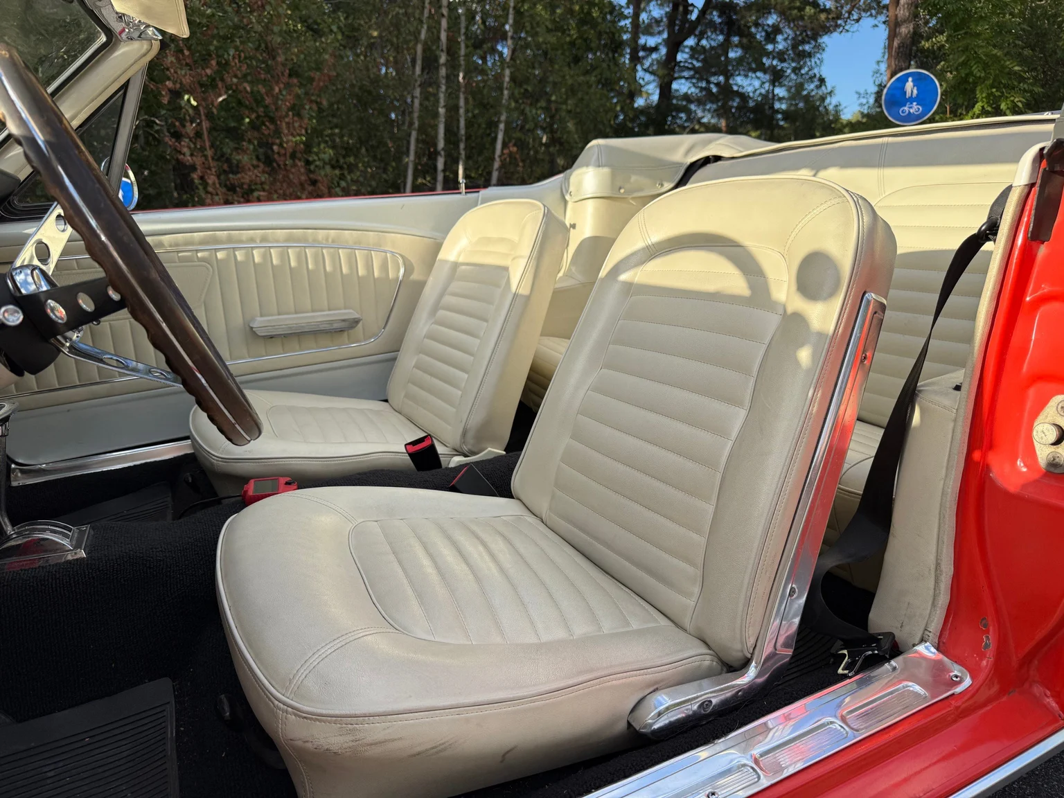 Interiörbild 1965 Ford Mustang Cabriolet (6)