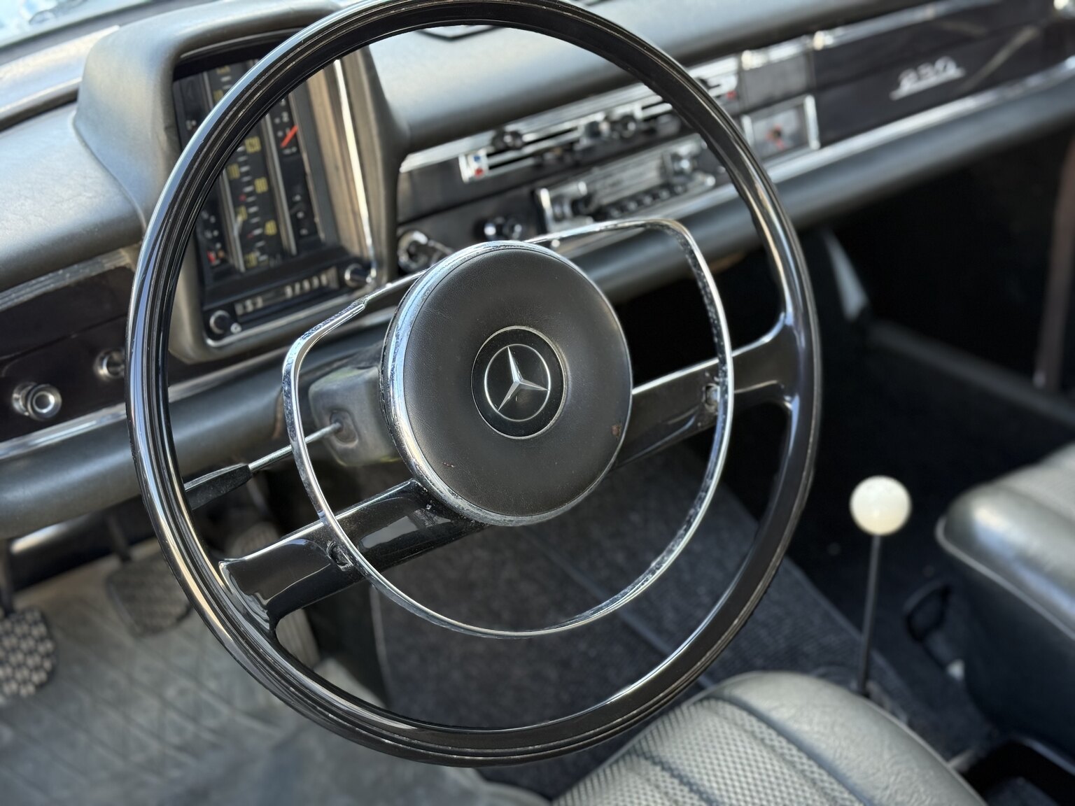 Interior image of 1967 Mercedes-Benz 230 Safari