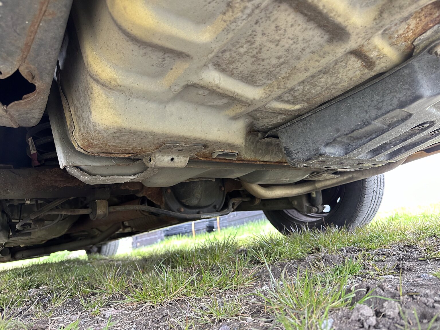 Image of 2011 Ford Crown Victoria New York Cab mechanics (29)