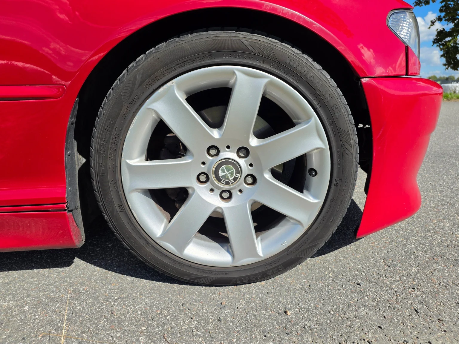 Exterior image of 2002 BMW 330Ci Convertible (53)