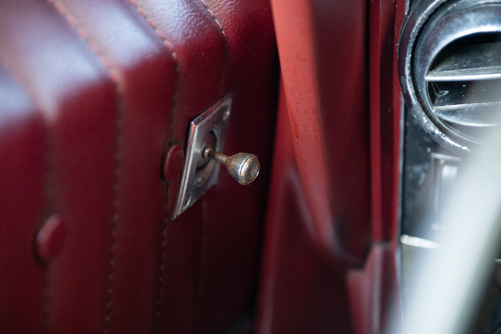 Innenraumfoto von 1968 Oldsmobile Toronado (28)