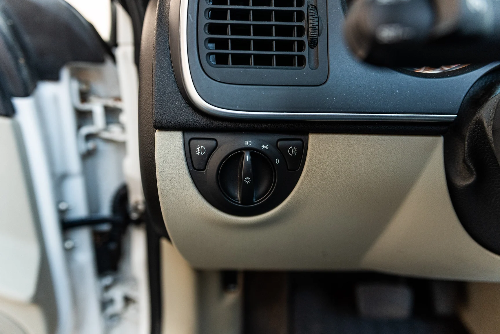 Interior image of 2008 SAAB 9-3 Vector 2.0T Cabriolet (31)