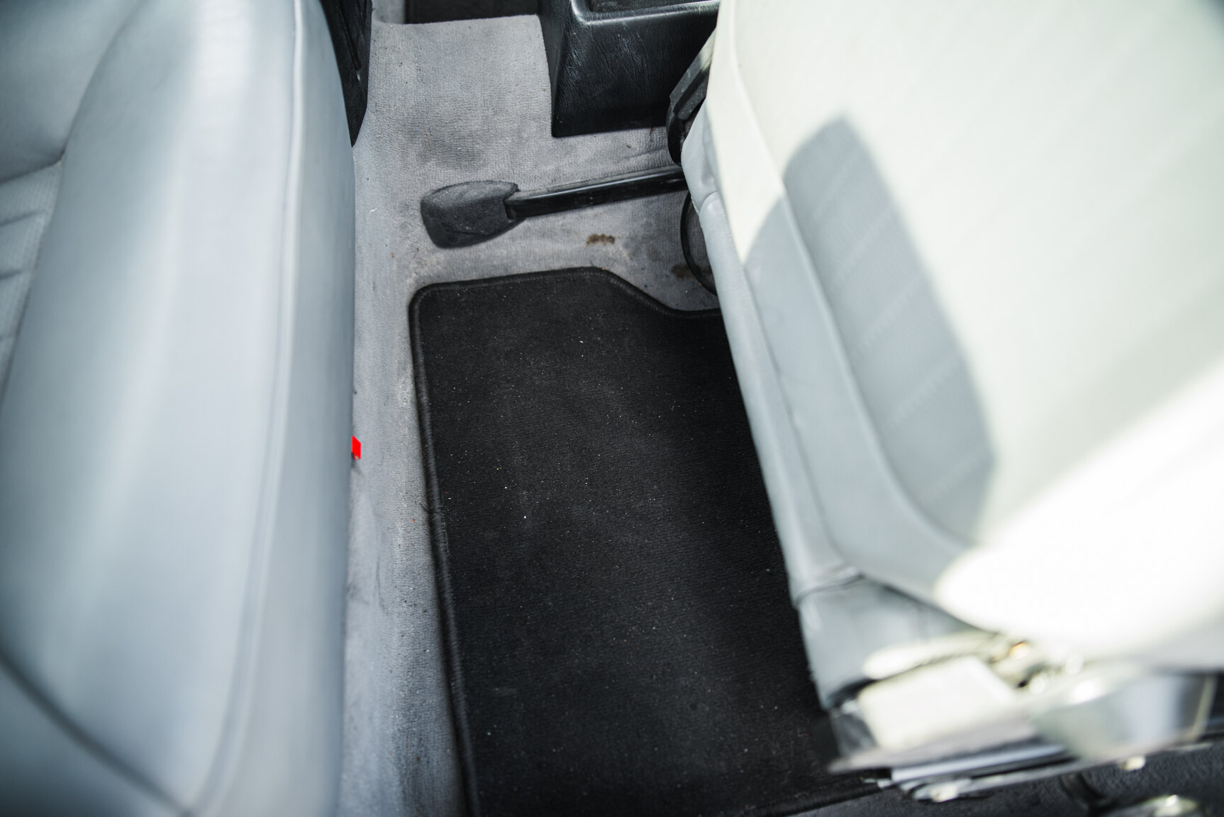 Interior image of 1989 Mercedes-Benz 300 CE Koenig Specials