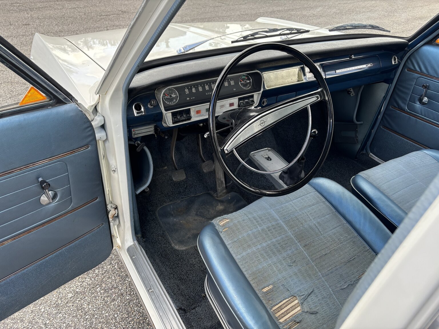 Interiörbild 1965 Opel Record Deluxe