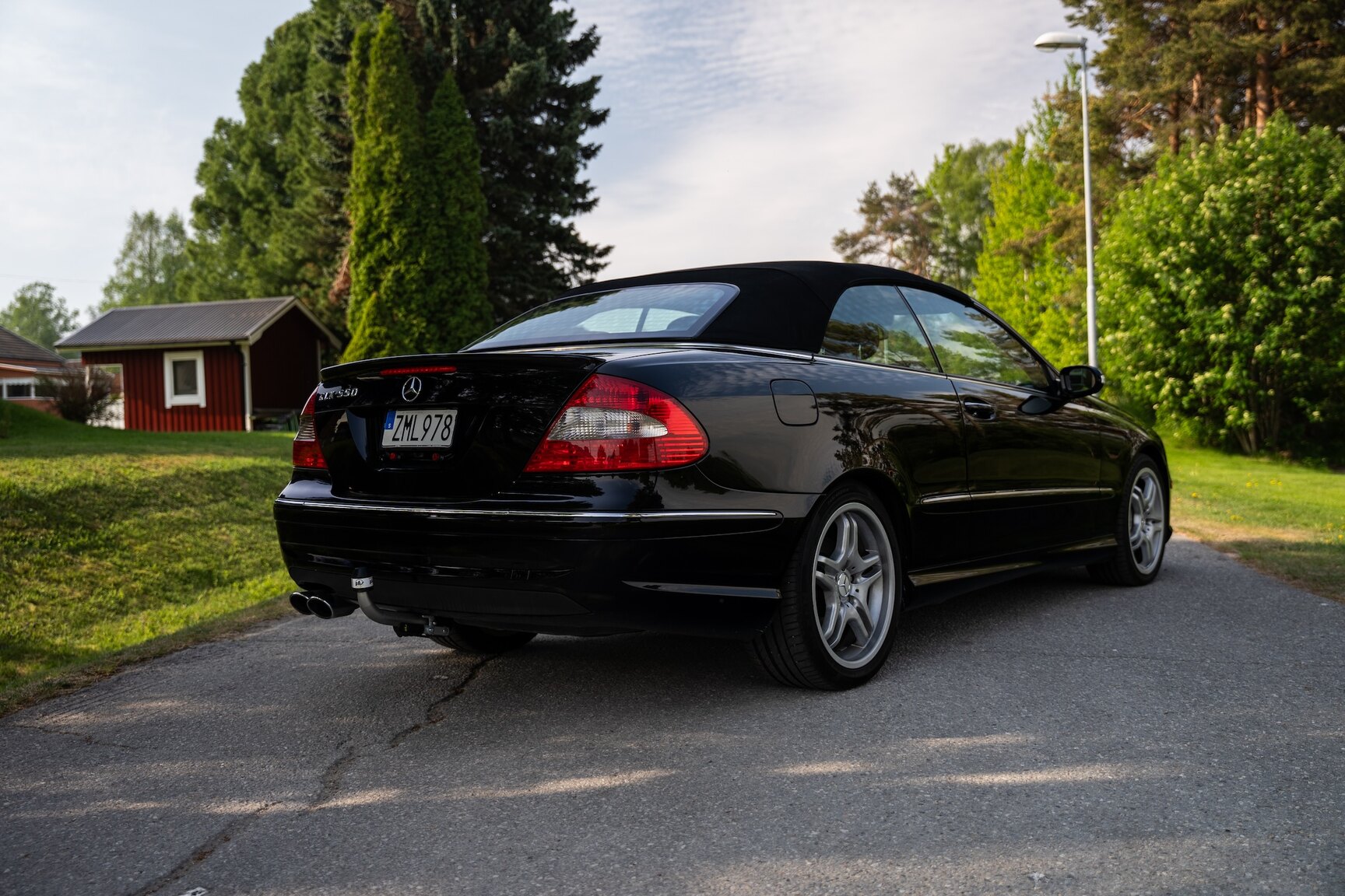 Exterior image of 2009 Mercedes-Benz CLK 550
