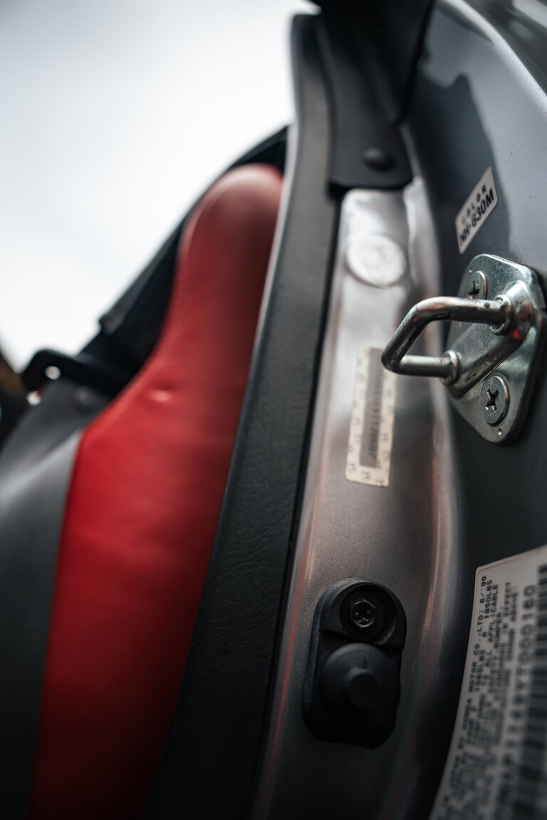 Interior image of 2000 Honda S2000 AP1