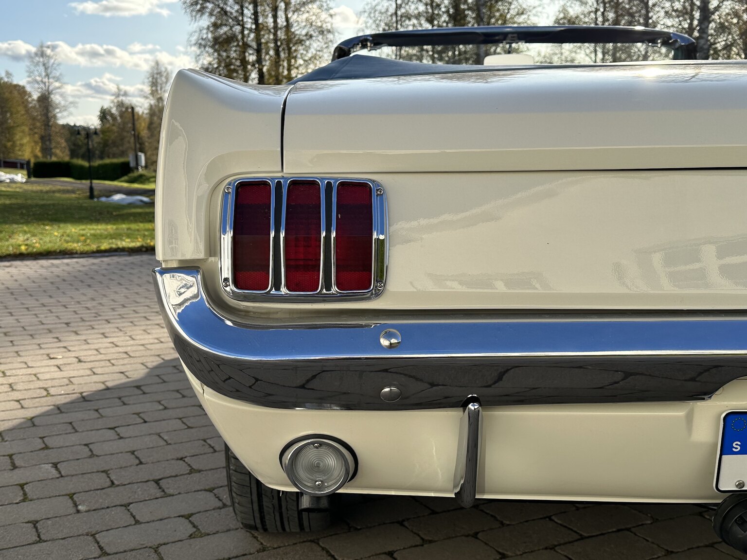 Exteriörbild på 1966 Ford Mustang Convertible