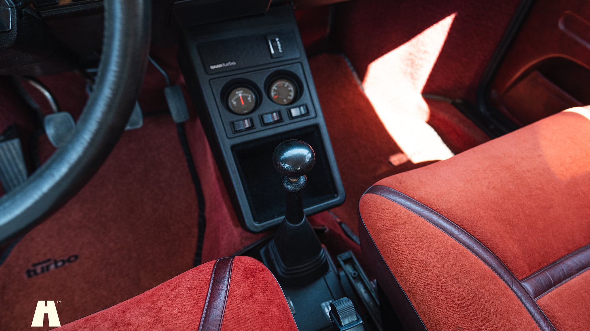 Interior image of 1980 Saab 99 Turbo unikum