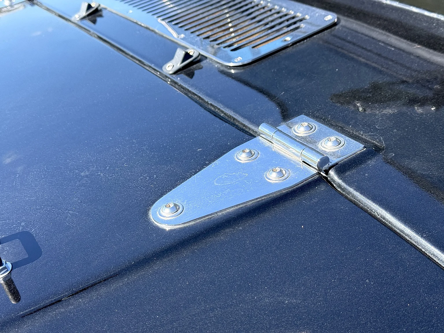 Exterior image of 1990 Jeep Wrangler Islander (27)