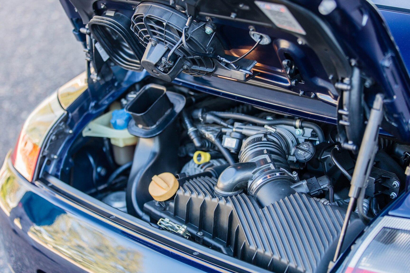 Image of 1999 Porsche 911 Carrera Cabriolet mechanics