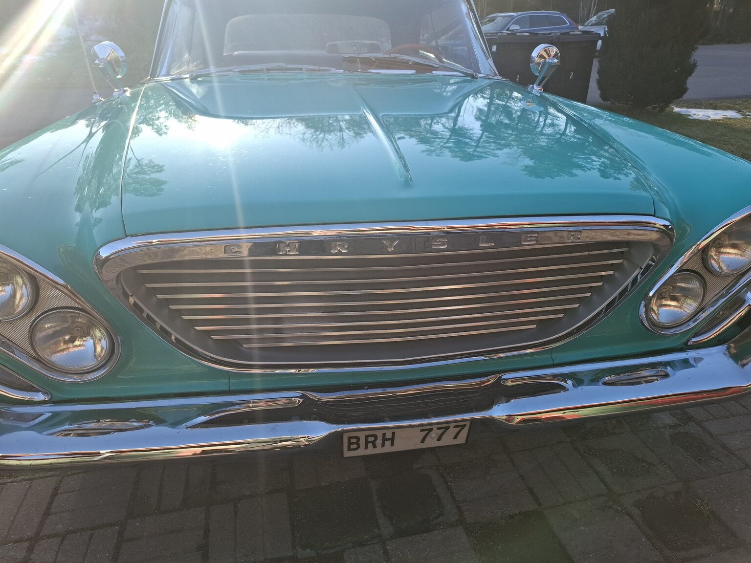 Exterior image of 1961 Chrysler Newport Cabriolet