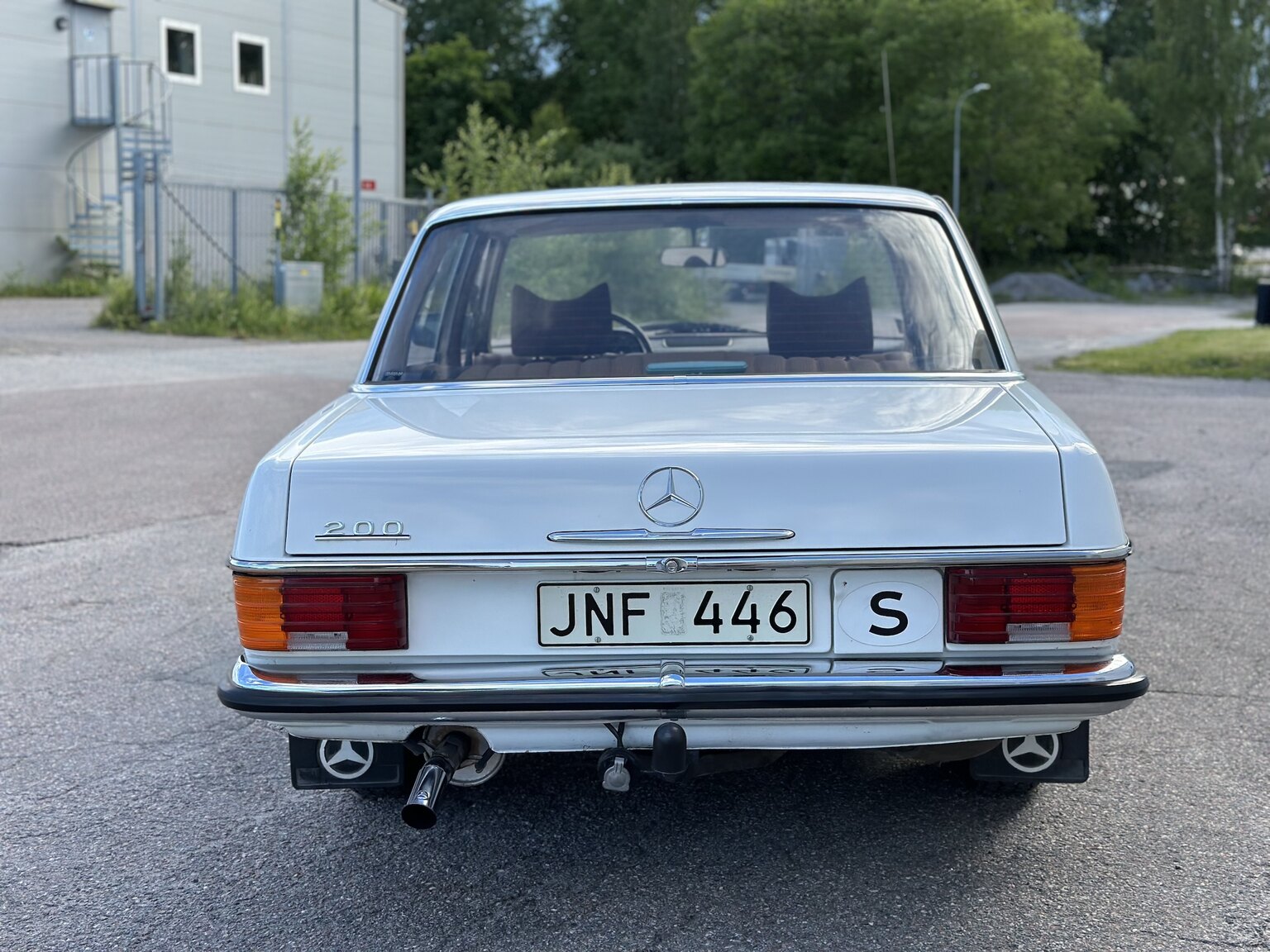 Exteriörbild på 1975 Mercedes Benz 200