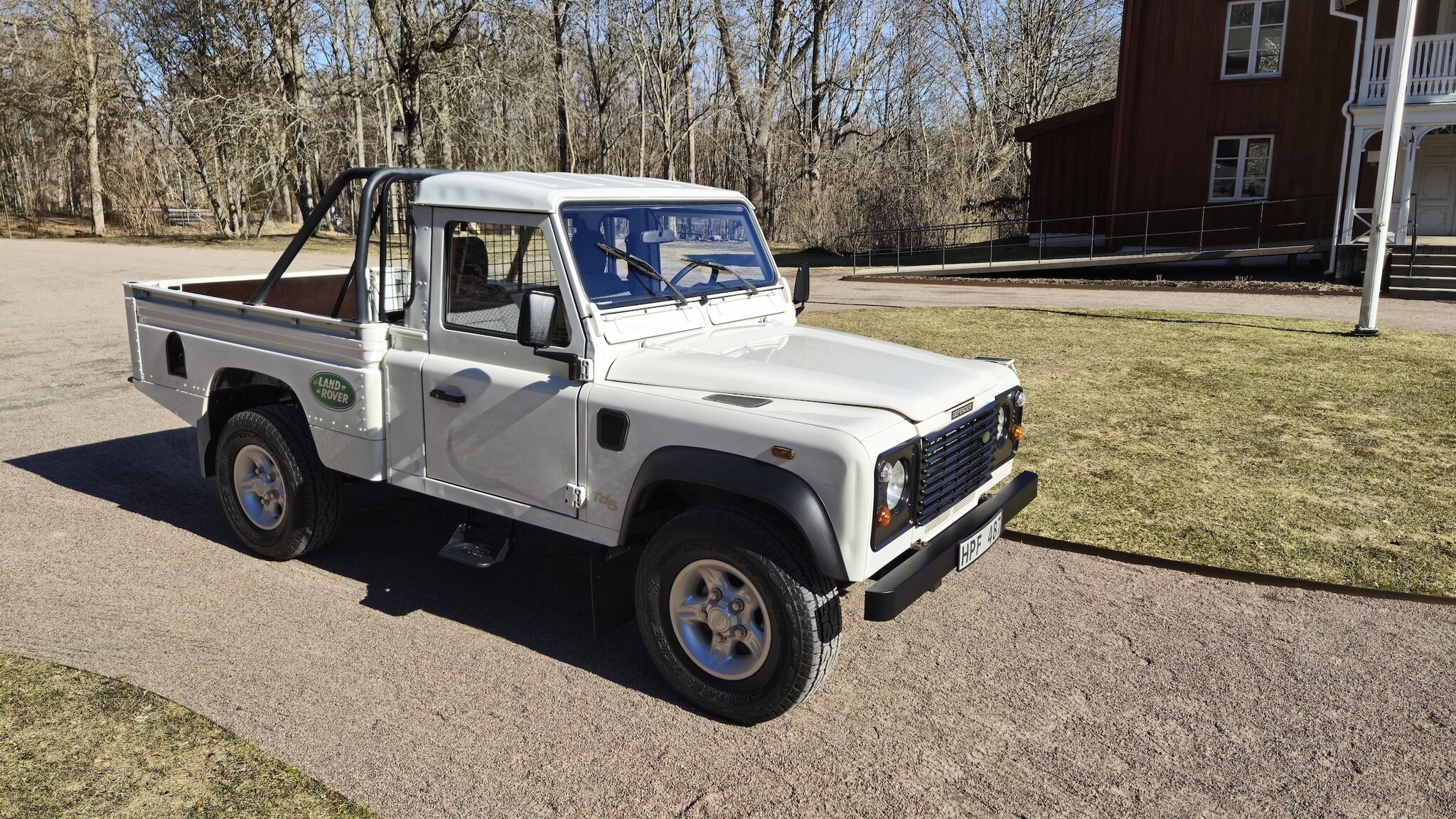 Exterior image of 1999 Land Rover Defender Single Cab Pickup