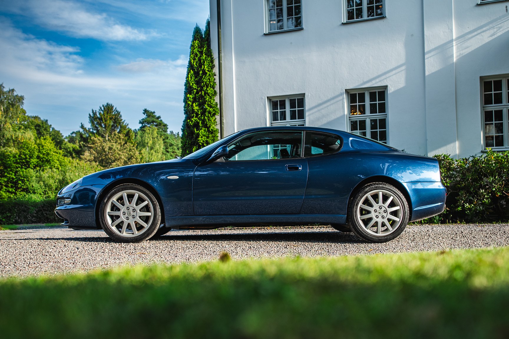 Exterior image of 2000 Maserati 3200 GT