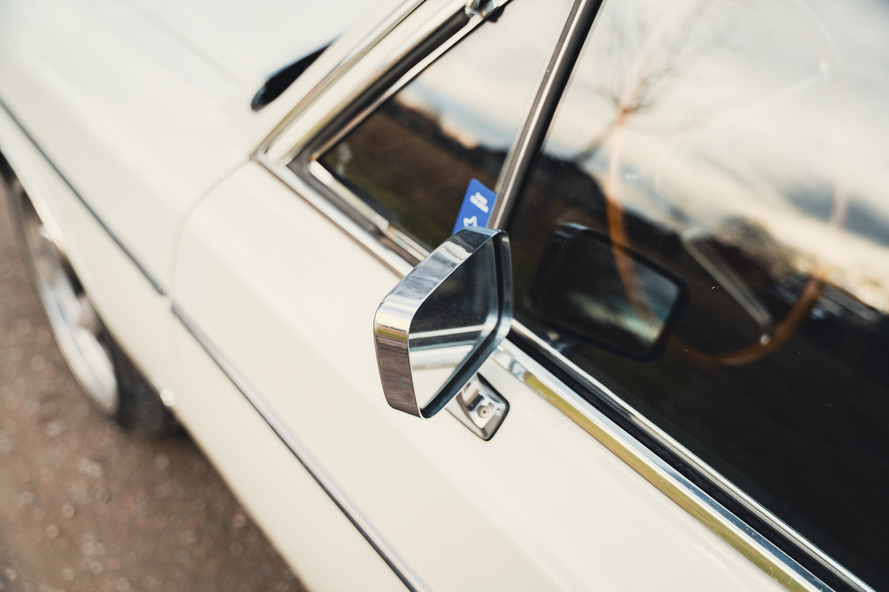 Exterior image of 1973 Opel Diplomat V8
