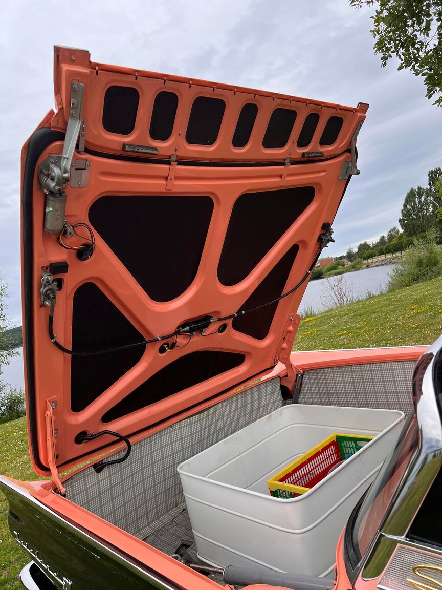 Interior image of 1957 Ford Fairlane 500 Skyliner Retract