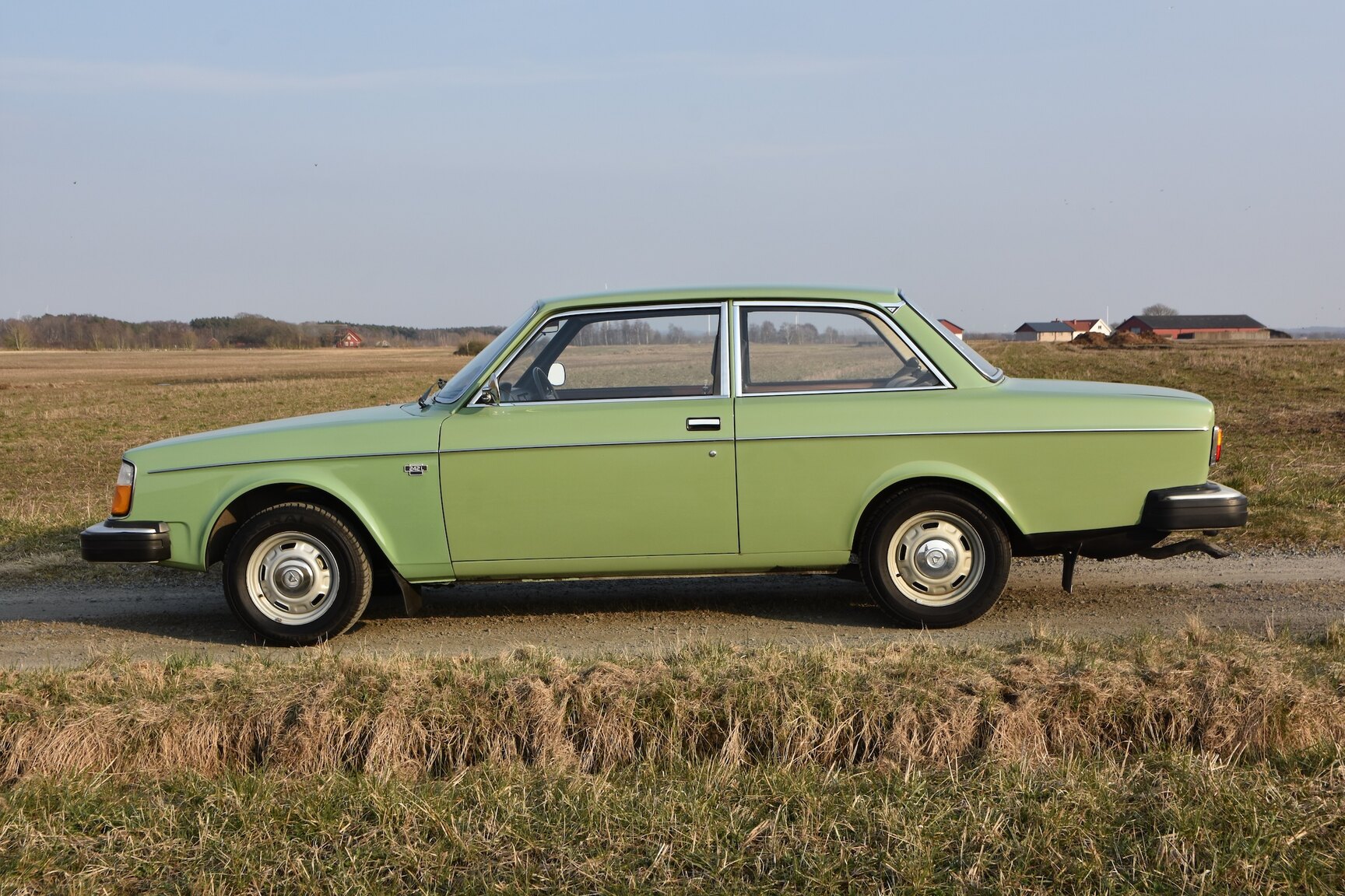 Exteriörbild på 1975 Volvo 242