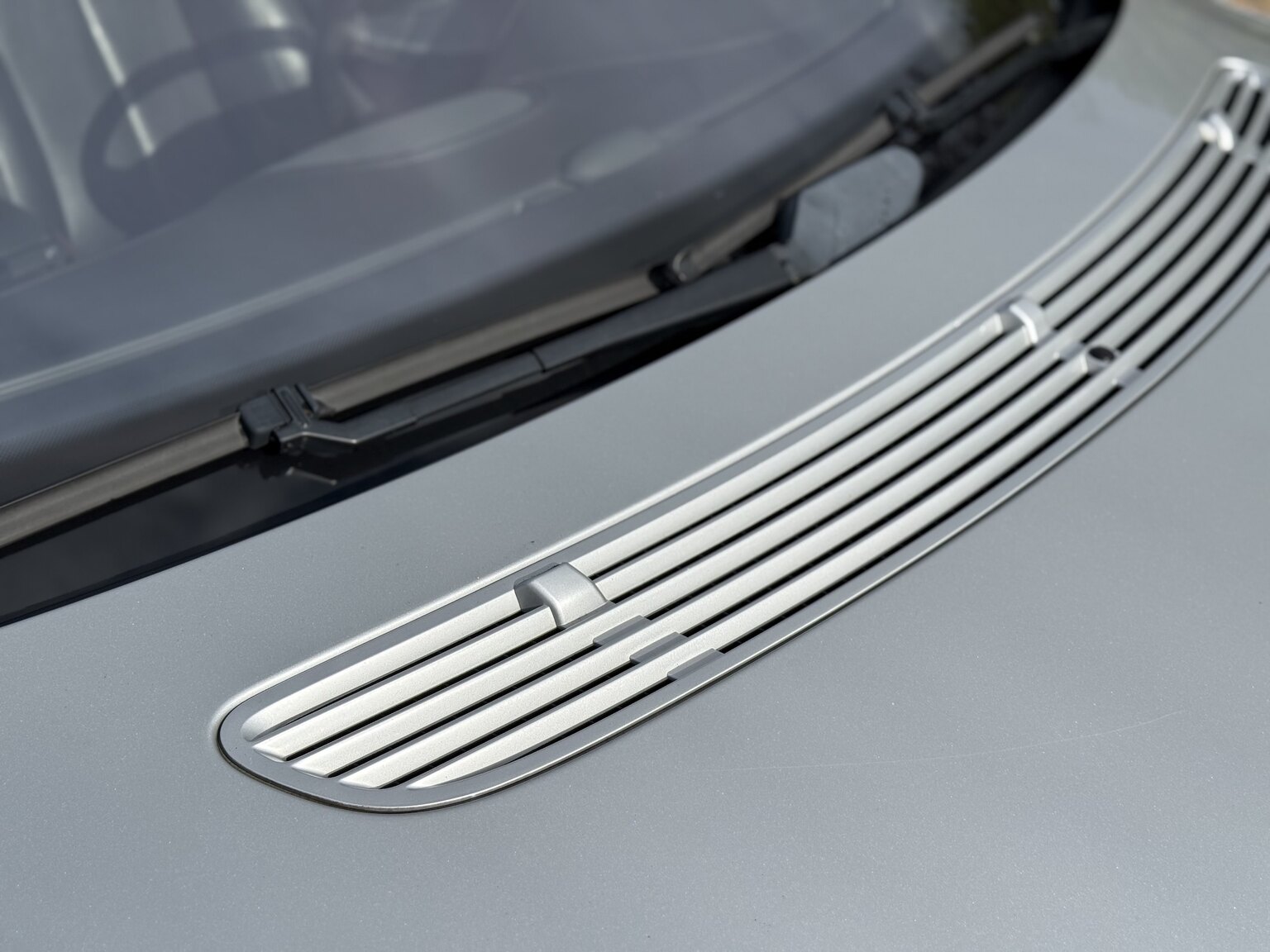 Exterior image of 2000 Mercedes-Benz CL 500